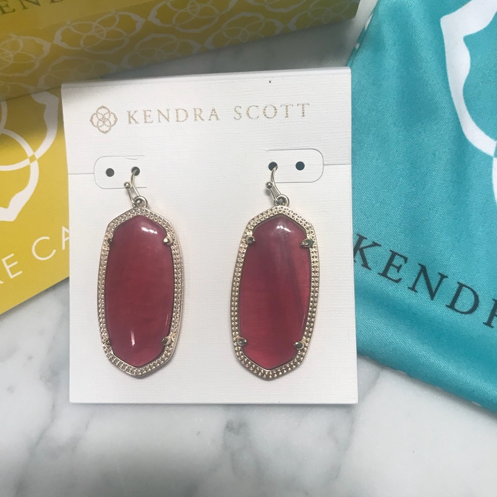 Kendra Scott Elle earrings in Burgundy Illusion